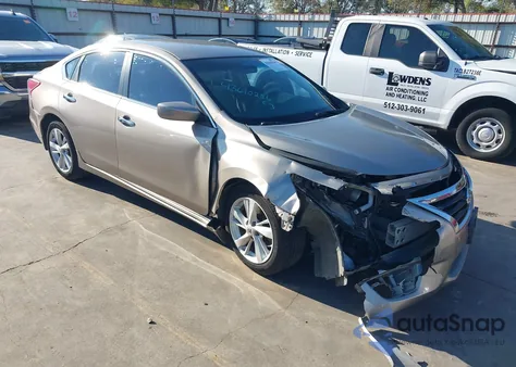 2013 Nissan Altima 2.5 Sv z USA, uszkodzony, nr VIN 1N4AL3AP2DN565552